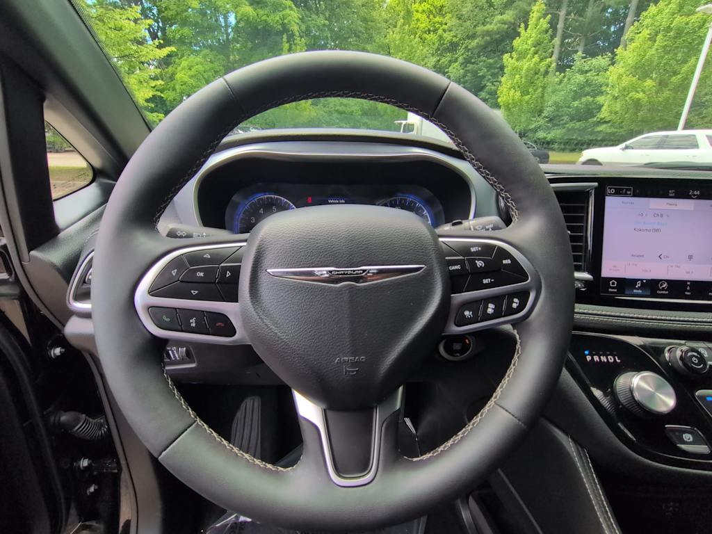 Thumbnail: 2026 Chrysler Pacifica - 12
