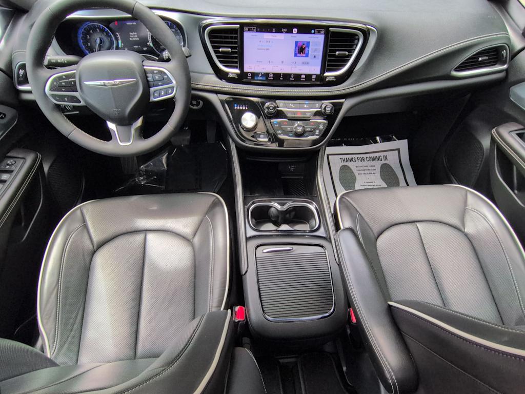 Thumbnail: 2026 Chrysler Pacifica - 9