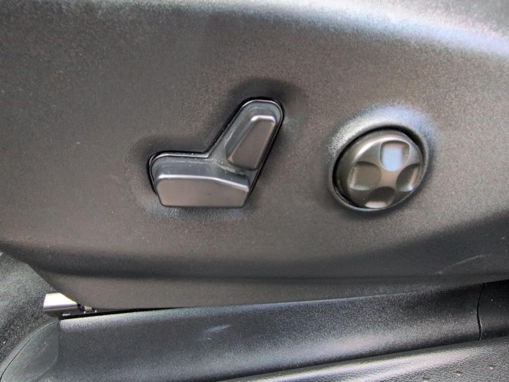 Thumbnail: 2026 Chrysler Pacifica - 22