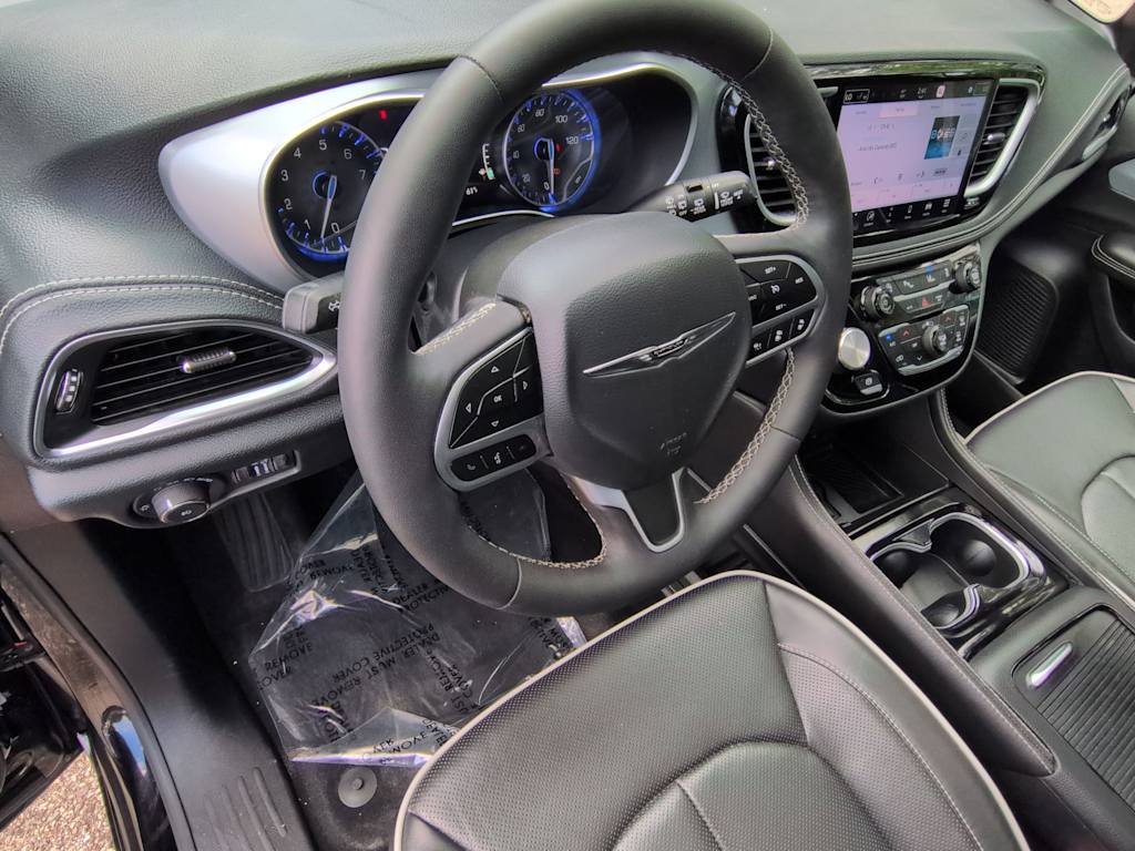 Thumbnail: 2026 Chrysler Pacifica - 2