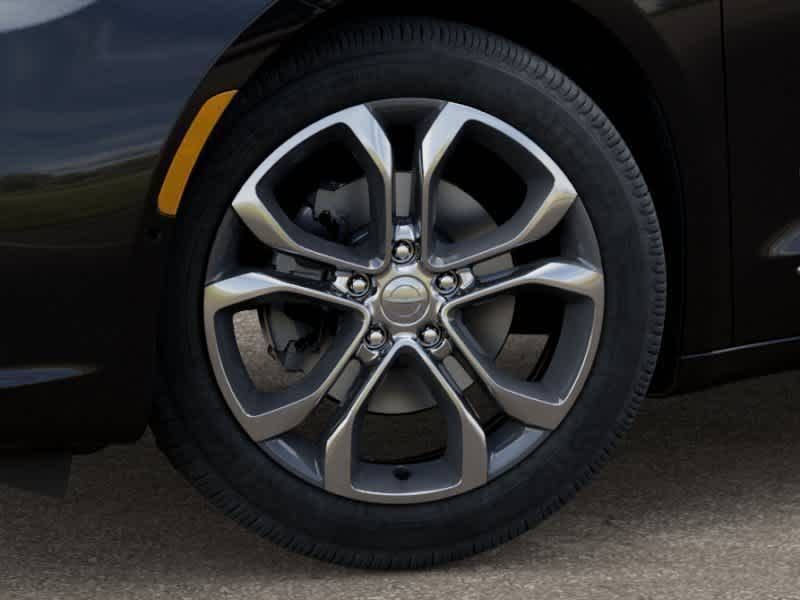 Thumbnail: 2026 Chrysler Pacifica - 6