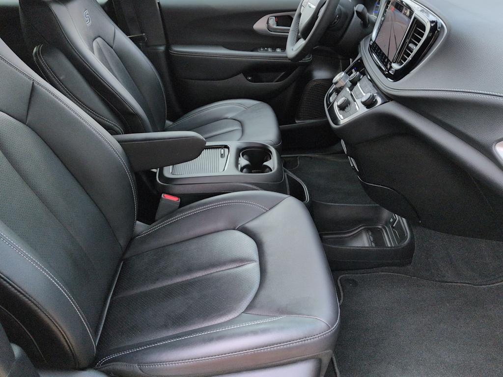 Thumbnail: 2024 Chrysler Pacifica - 26