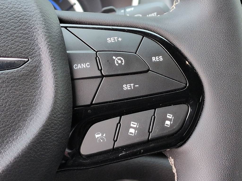 Thumbnail: 2024 Chrysler Pacifica - 28