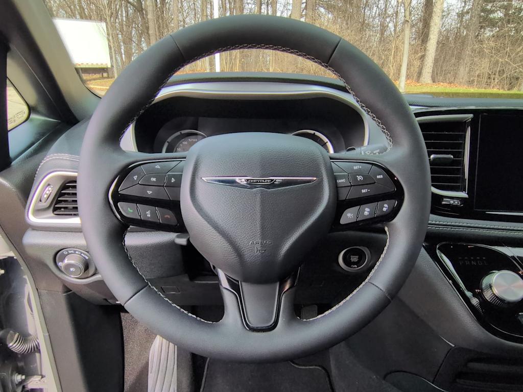 Thumbnail: 2024 Chrysler Pacifica - 14