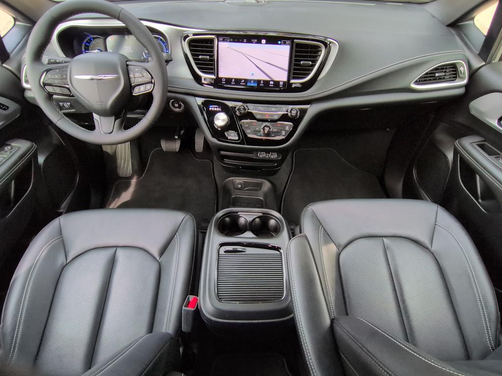 Thumbnail: 2024 Chrysler Pacifica - 10