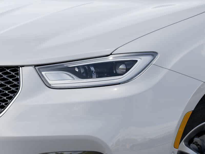 Thumbnail: 2026 Chrysler Pacifica - 6