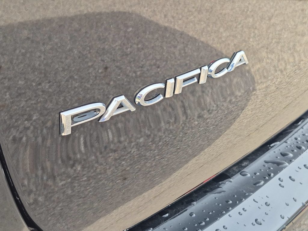 Thumbnail: 2024 Chrysler Pacifica - 24