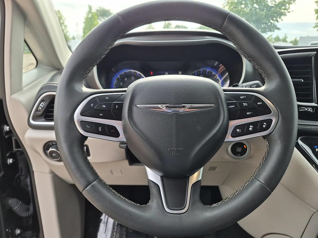 Thumbnail: 2024 Chrysler Pacifica - 15