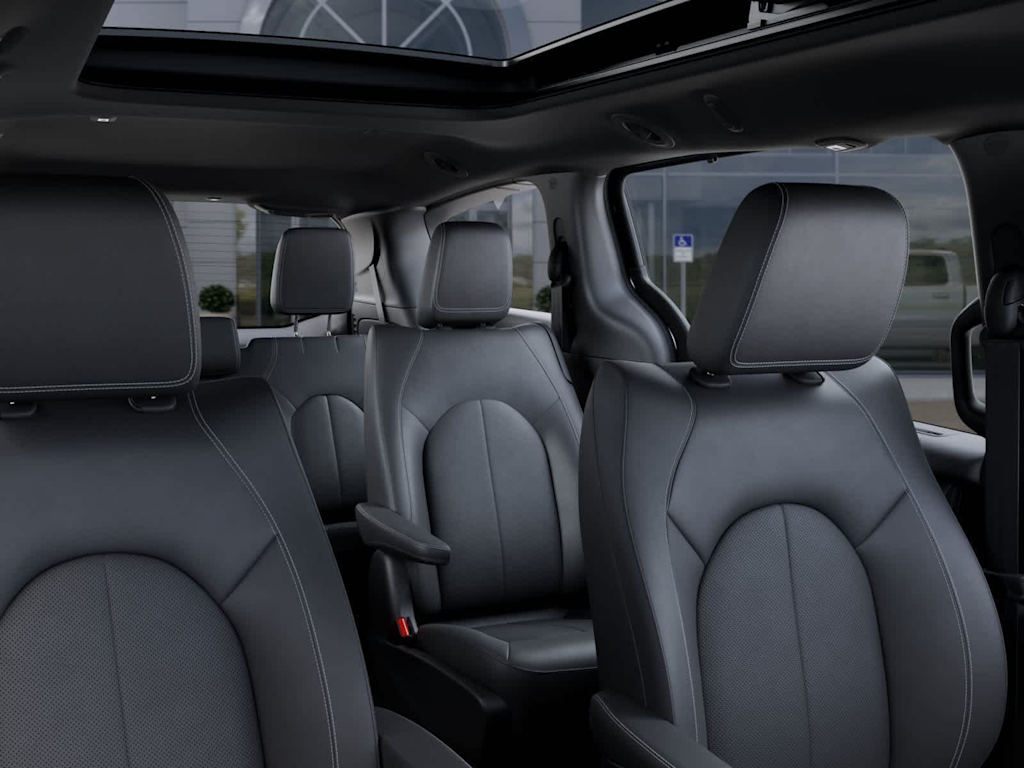 Thumbnail: 2026 Chrysler Pacifica - 13