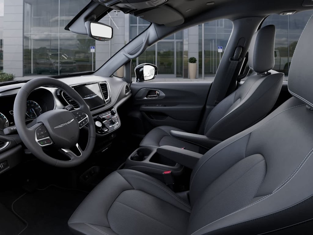 Thumbnail: 2026 Chrysler Pacifica - 5