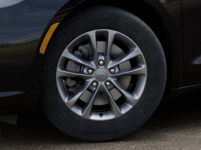 Thumbnail: 2026 Chrysler Pacifica - 3