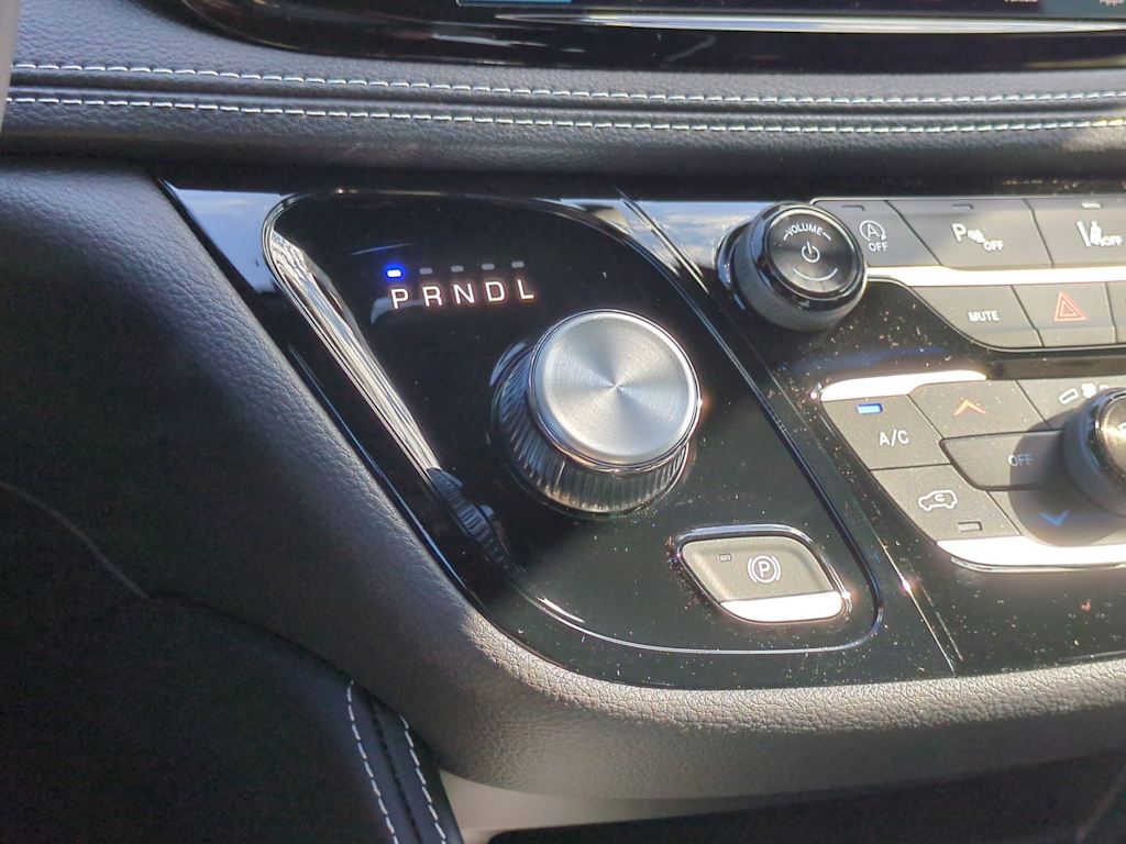 Thumbnail: 2026 Chrysler Pacifica - 16