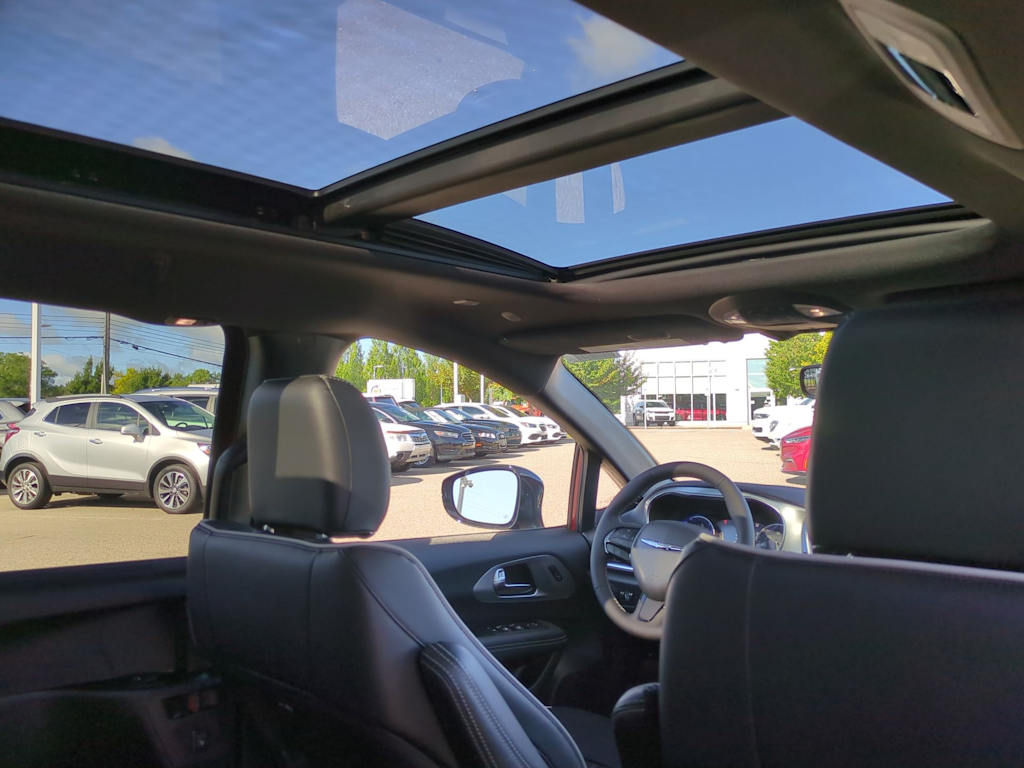 Thumbnail: 2026 Chrysler Pacifica - 29