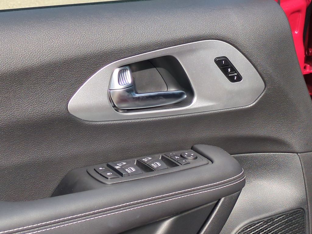 Thumbnail: 2026 Chrysler Pacifica - 39