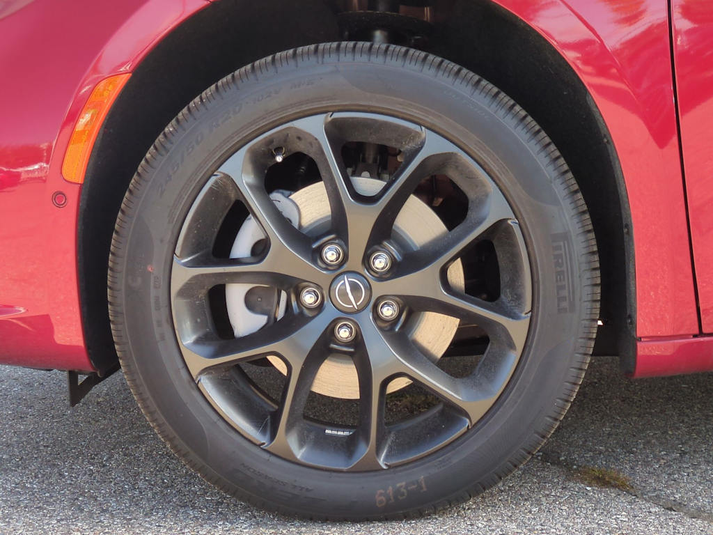 Thumbnail: 2026 Chrysler Pacifica - 8