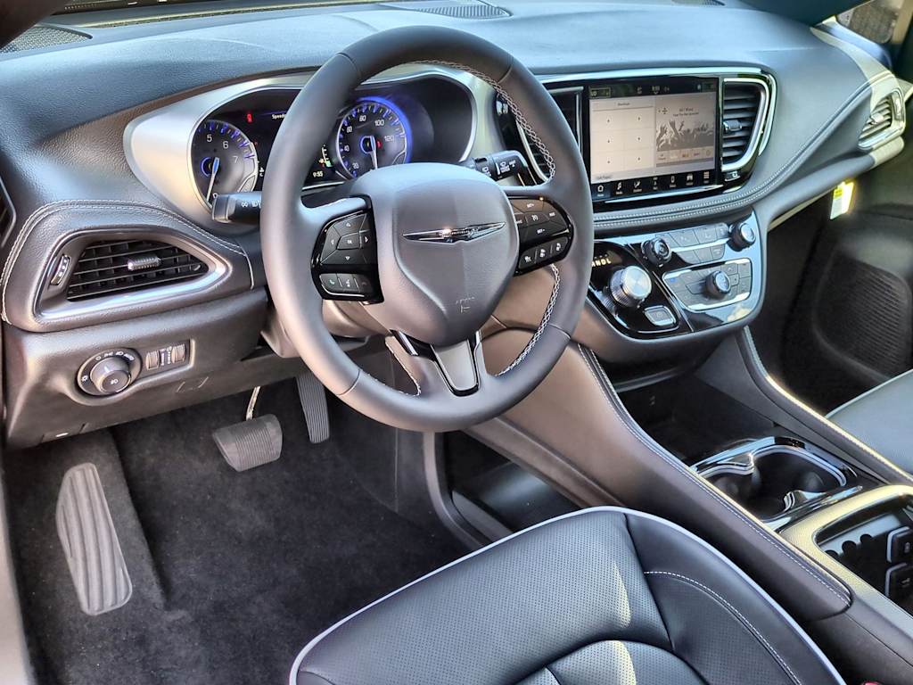 Thumbnail: 2026 Chrysler Pacifica - 2