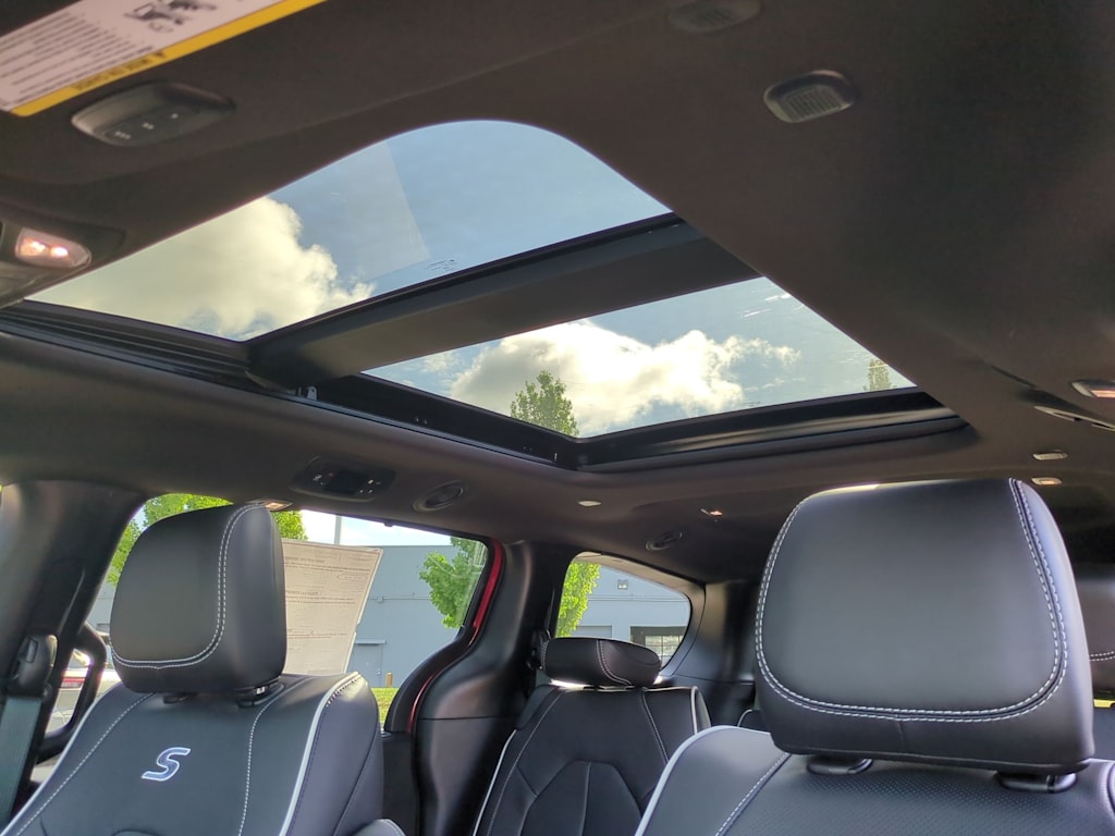 Thumbnail: 2026 Chrysler Pacifica - 27