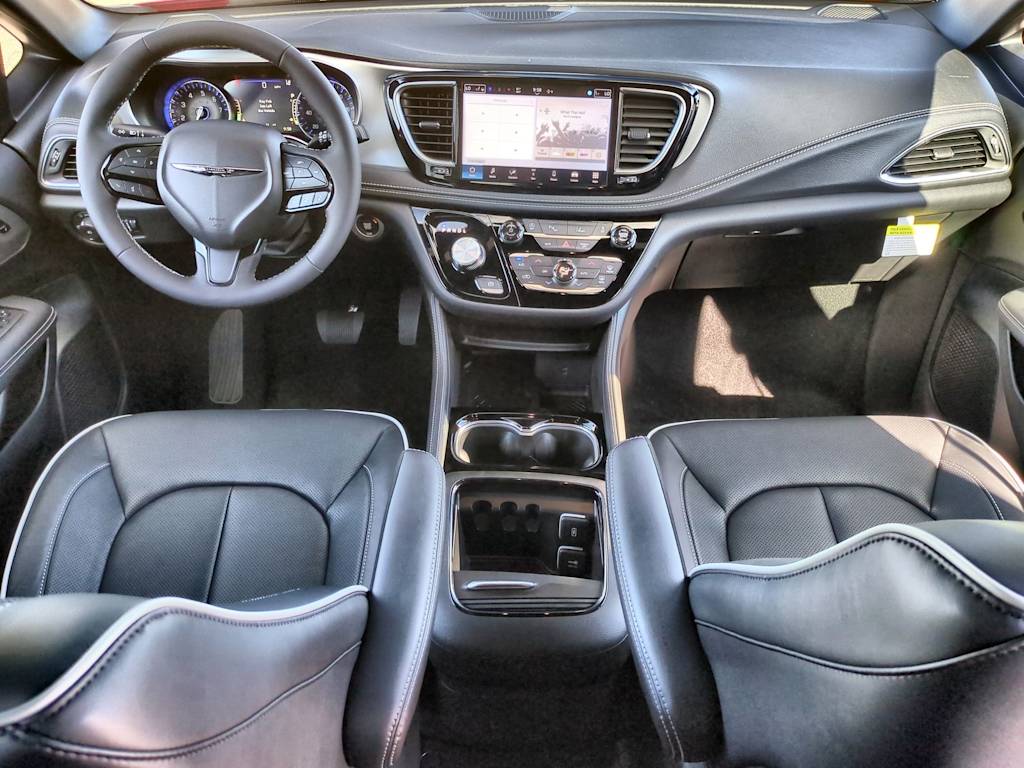 Thumbnail: 2026 Chrysler Pacifica - 10