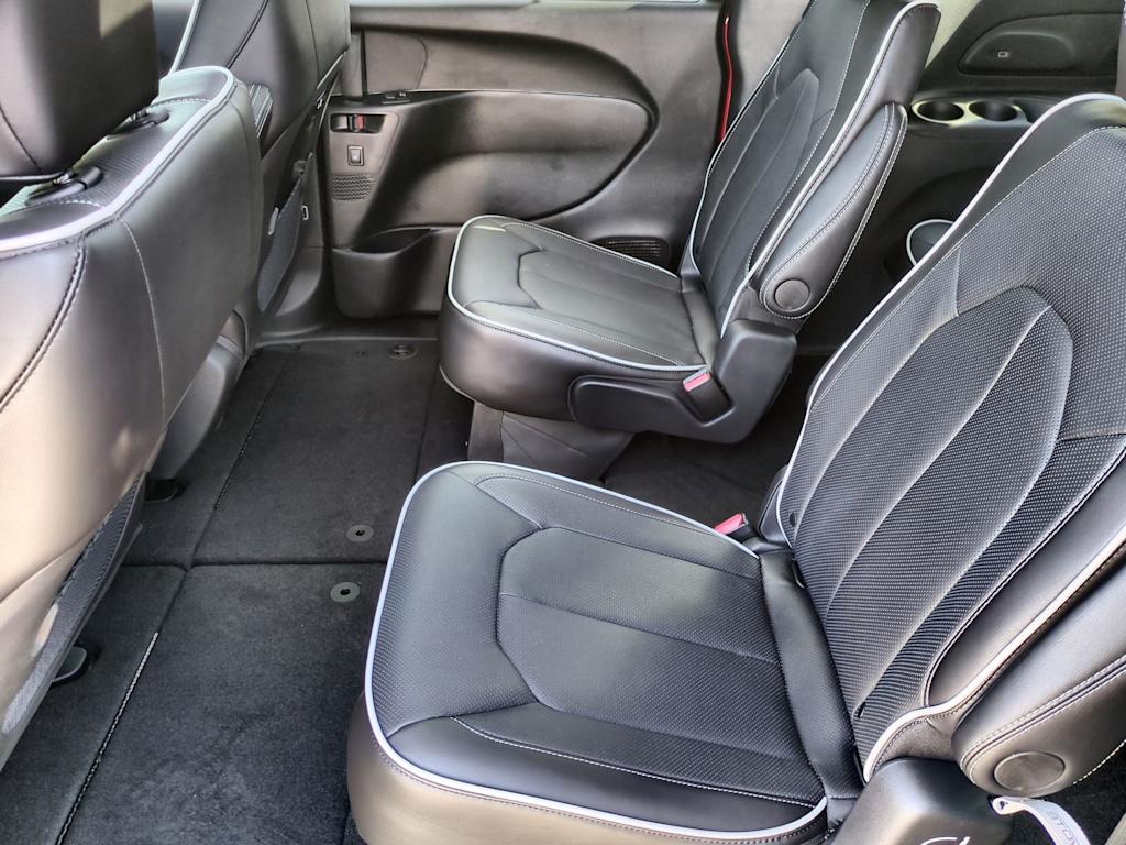 Thumbnail: 2026 Chrysler Pacifica - 28