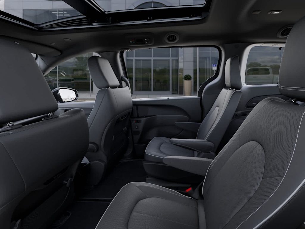 Thumbnail: 2026 Chrysler Pacifica - 11