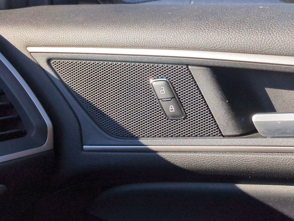 Thumbnail: 2019 Ford Edge - 33