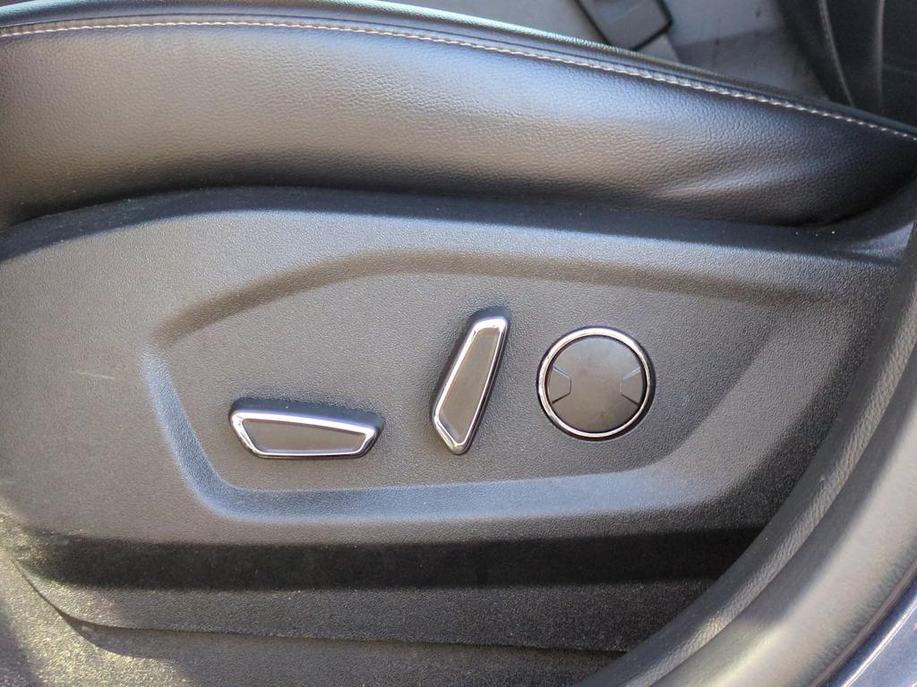 Thumbnail: 2019 Ford Edge - 25