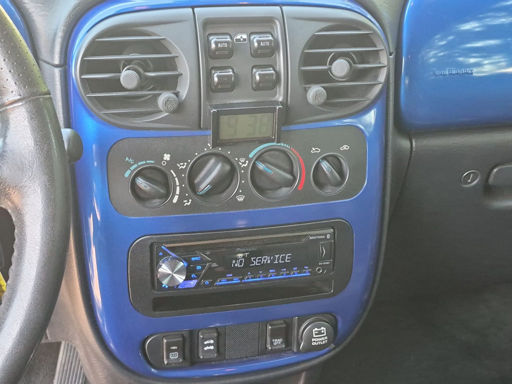 Thumbnail: 2005 Chrysler PT Cruiser - 24