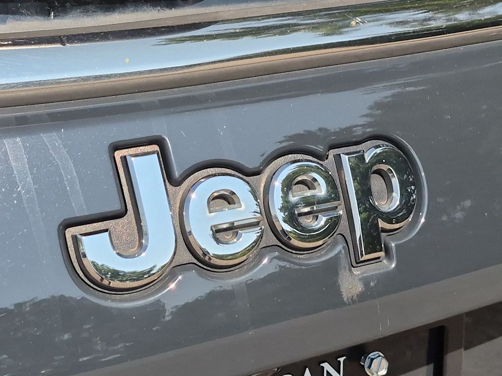 Thumbnail: 2018 Jeep Compass - 24