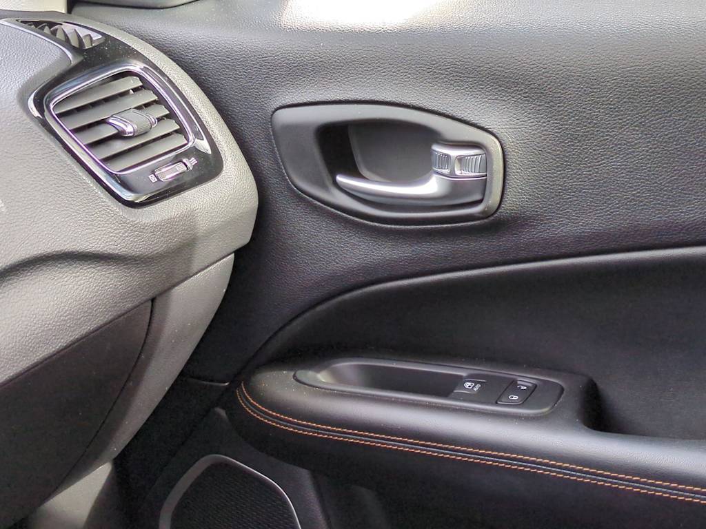 Thumbnail: 2021 Jeep Compass - 37