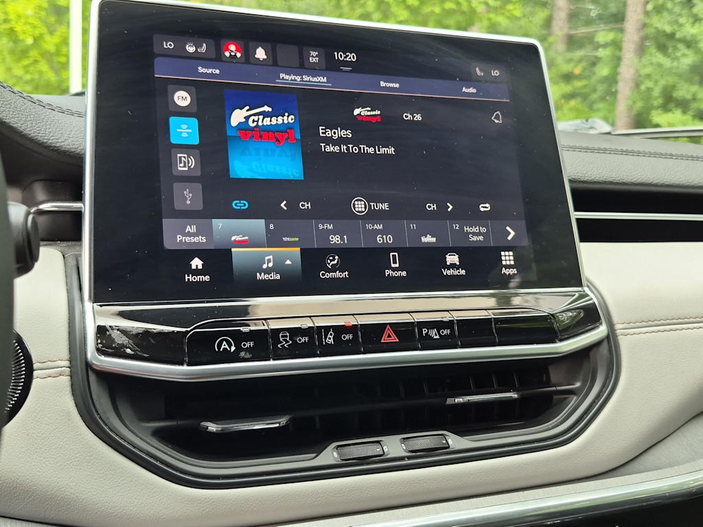 Thumbnail: 2023 Jeep Compass - 15