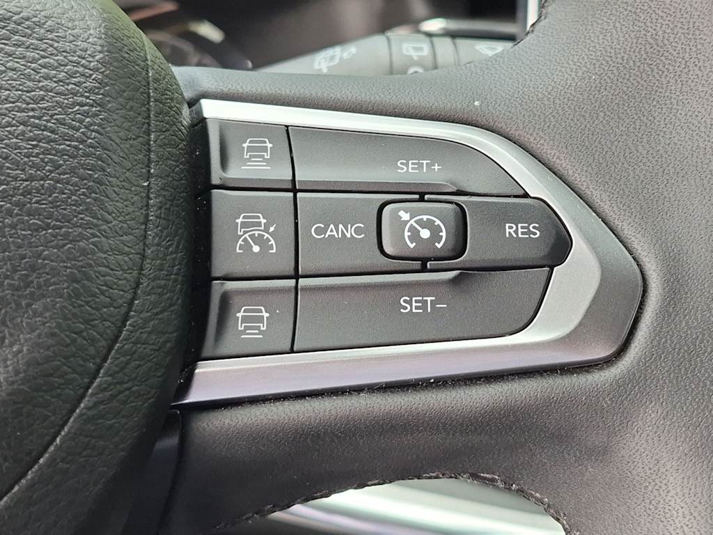 Thumbnail: 2023 Jeep Compass - 31