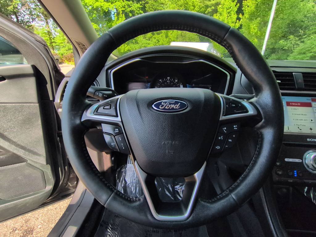 Thumbnail: 2017 Ford Fusion - 13