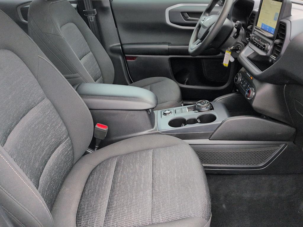 Thumbnail: 2022 Ford Bronco Sport - 11