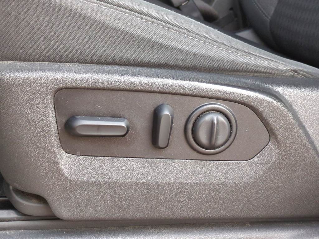 Thumbnail: 2020 Chevrolet Silverado 1500 - 26