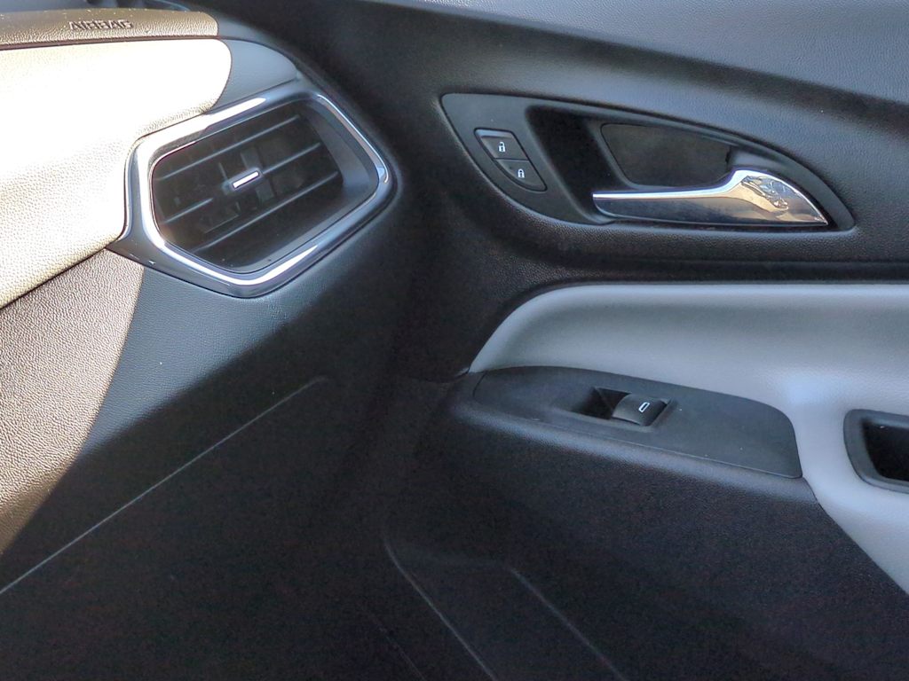 Thumbnail: 2018 Chevrolet Equinox - 36
