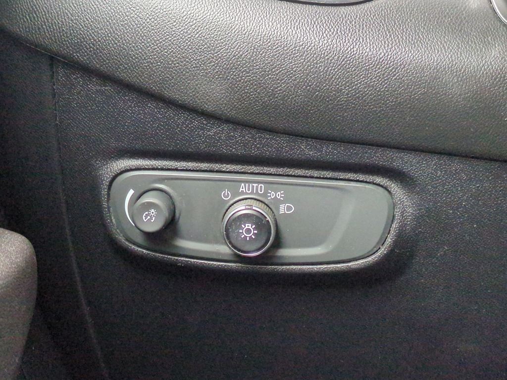 Thumbnail: 2019 Chevrolet Equinox - 36