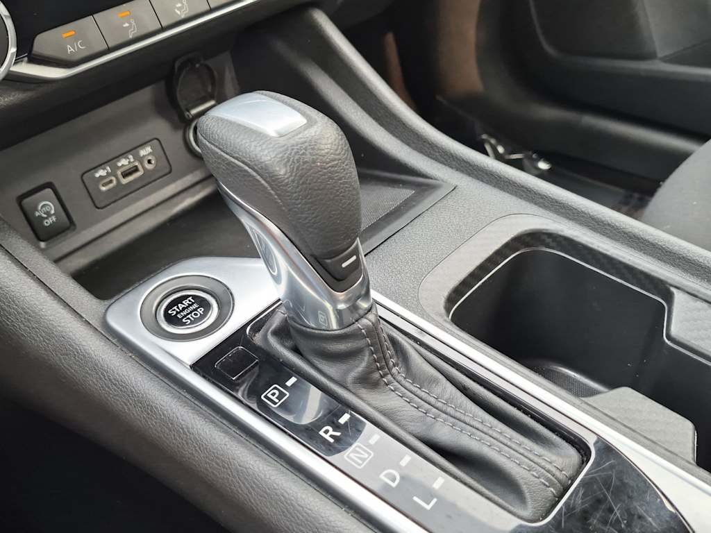 Thumbnail: 2024 Nissan Sentra - 32