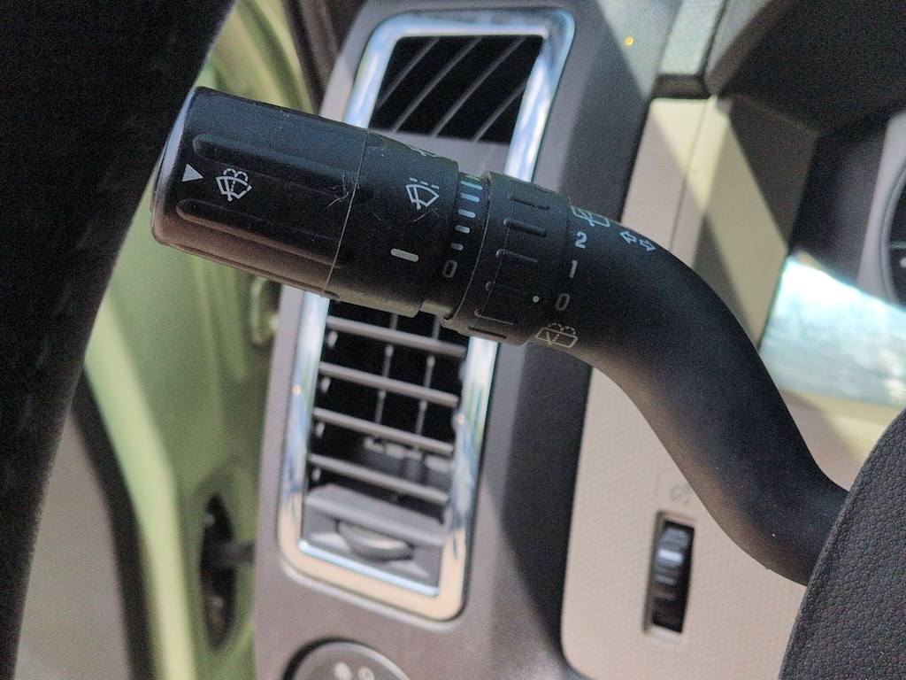 Thumbnail: 2010 Mercury Mariner - 15