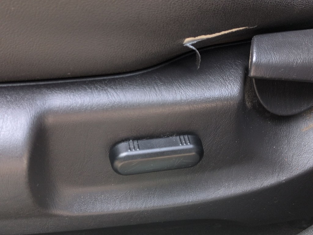 Thumbnail: 2010 Mercury Mariner - 25
