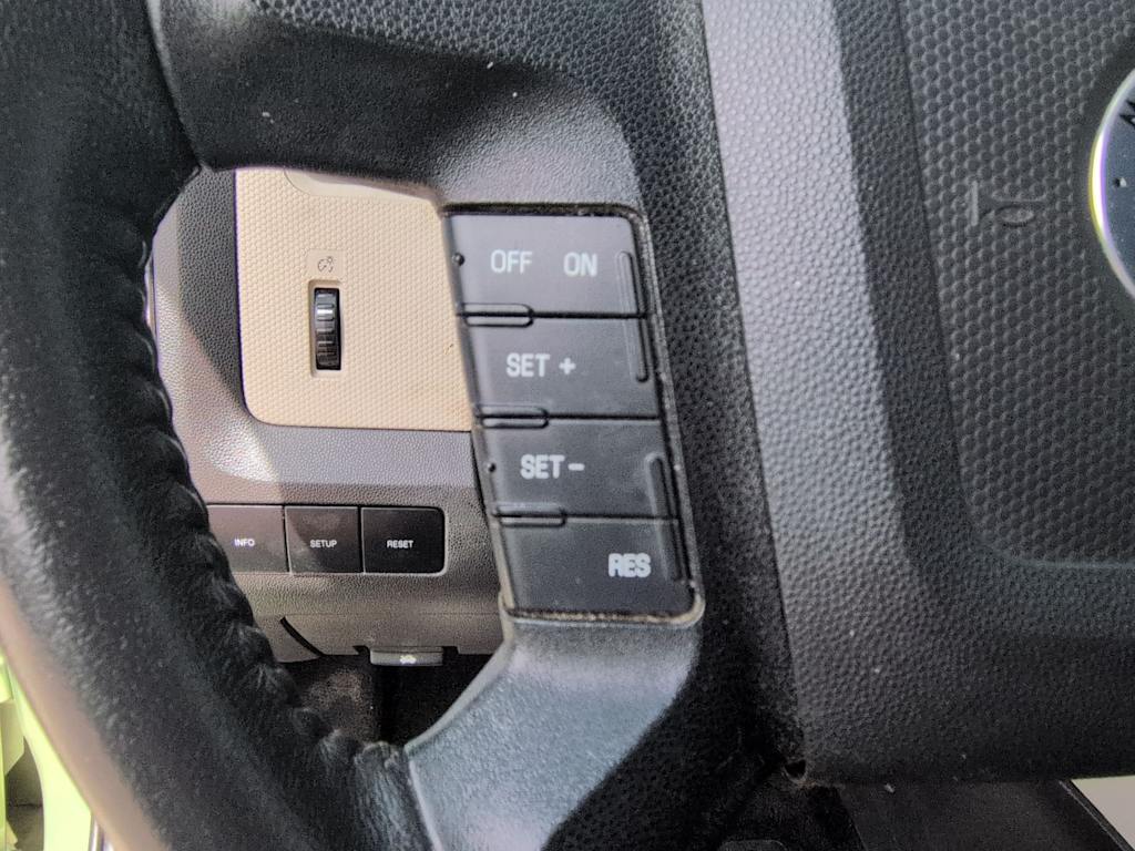 Thumbnail: 2010 Mercury Mariner - 29