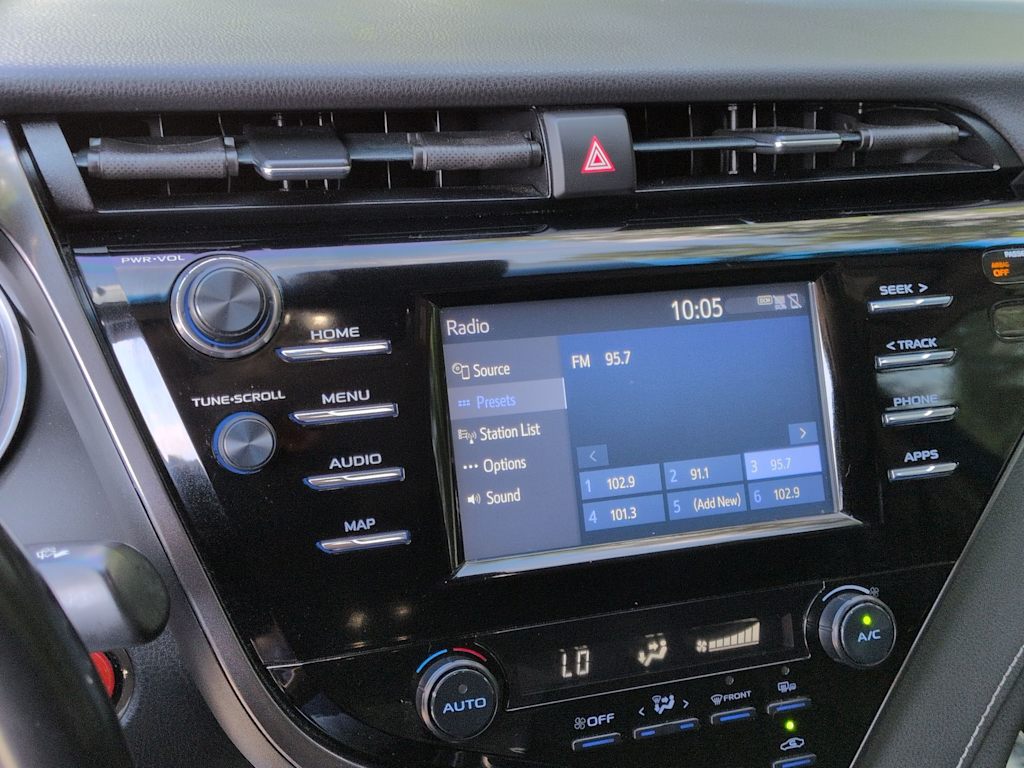 Thumbnail: 2019 Toyota Camry - 15