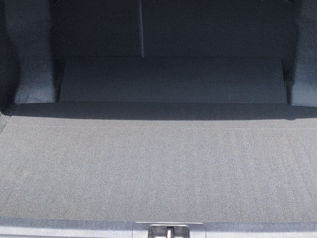 Thumbnail: 2019 Toyota Camry - 18