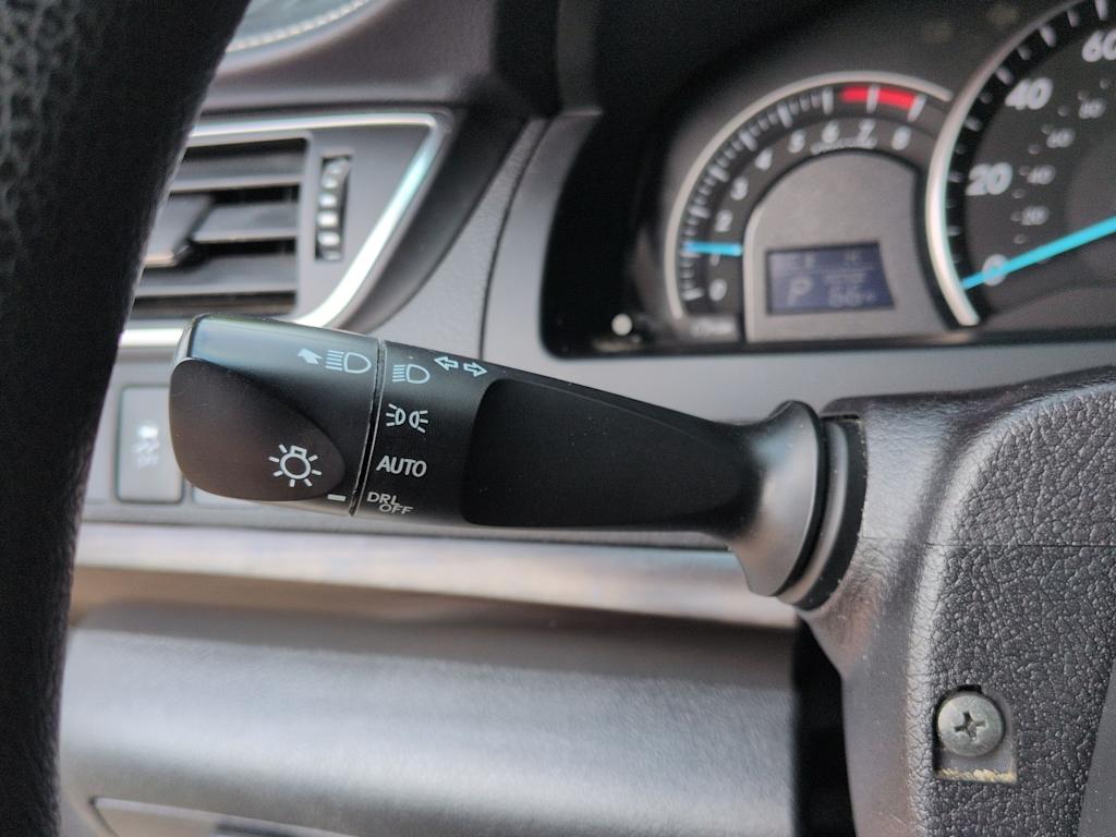 Thumbnail: 2015 Toyota Camry - 31