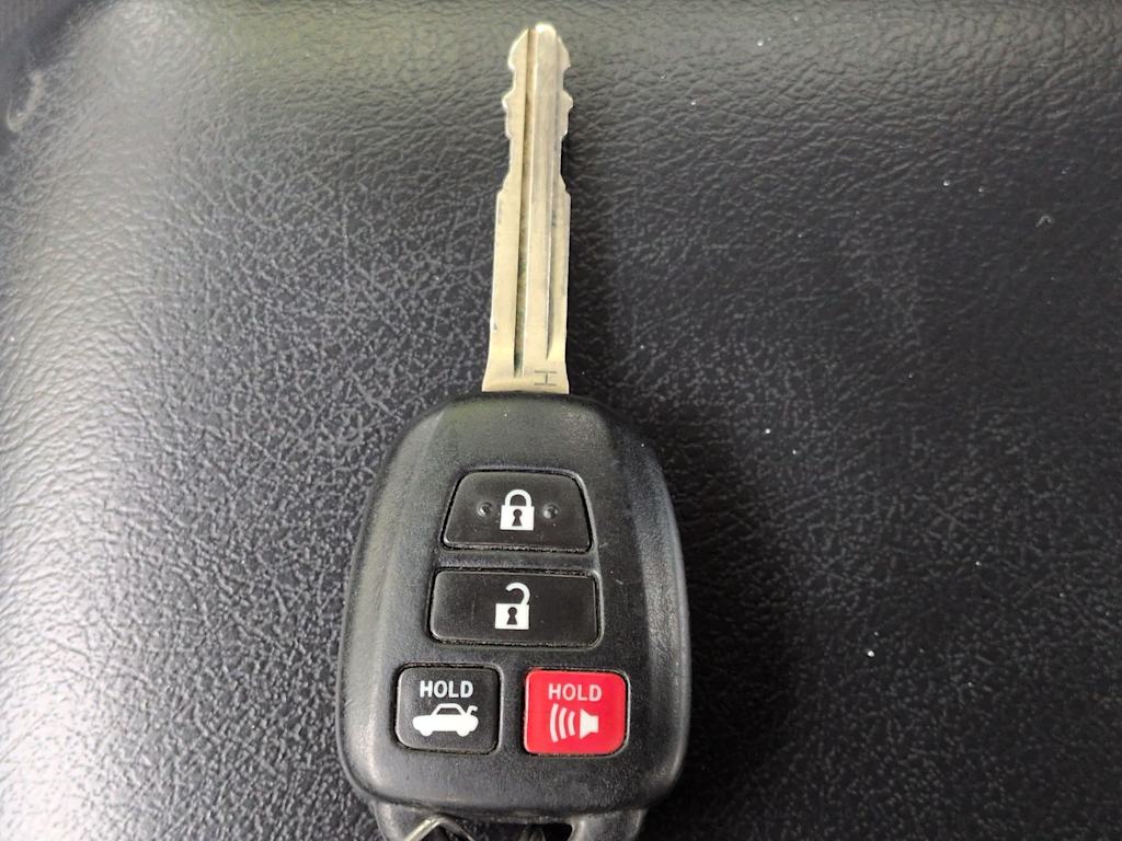 Thumbnail: 2015 Toyota Camry - 34