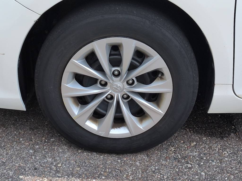 Thumbnail: 2015 Toyota Camry - 7