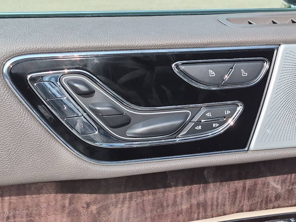 Thumbnail: 2024 Lincoln Navigator L - 26