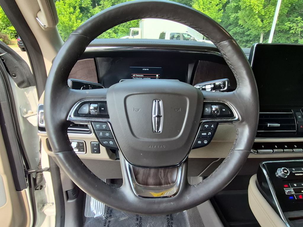 Thumbnail: 2024 Lincoln Navigator L - 14