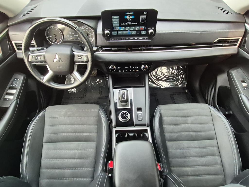 Thumbnail: 2024 Mitsubishi Outlander - 9