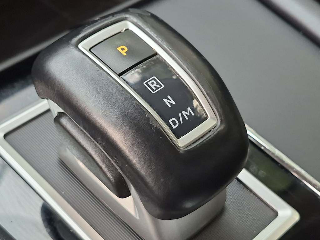Thumbnail: 2024 Mitsubishi Outlander - 16