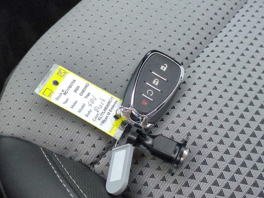 Thumbnail: 2024 Chevrolet Trax - 36